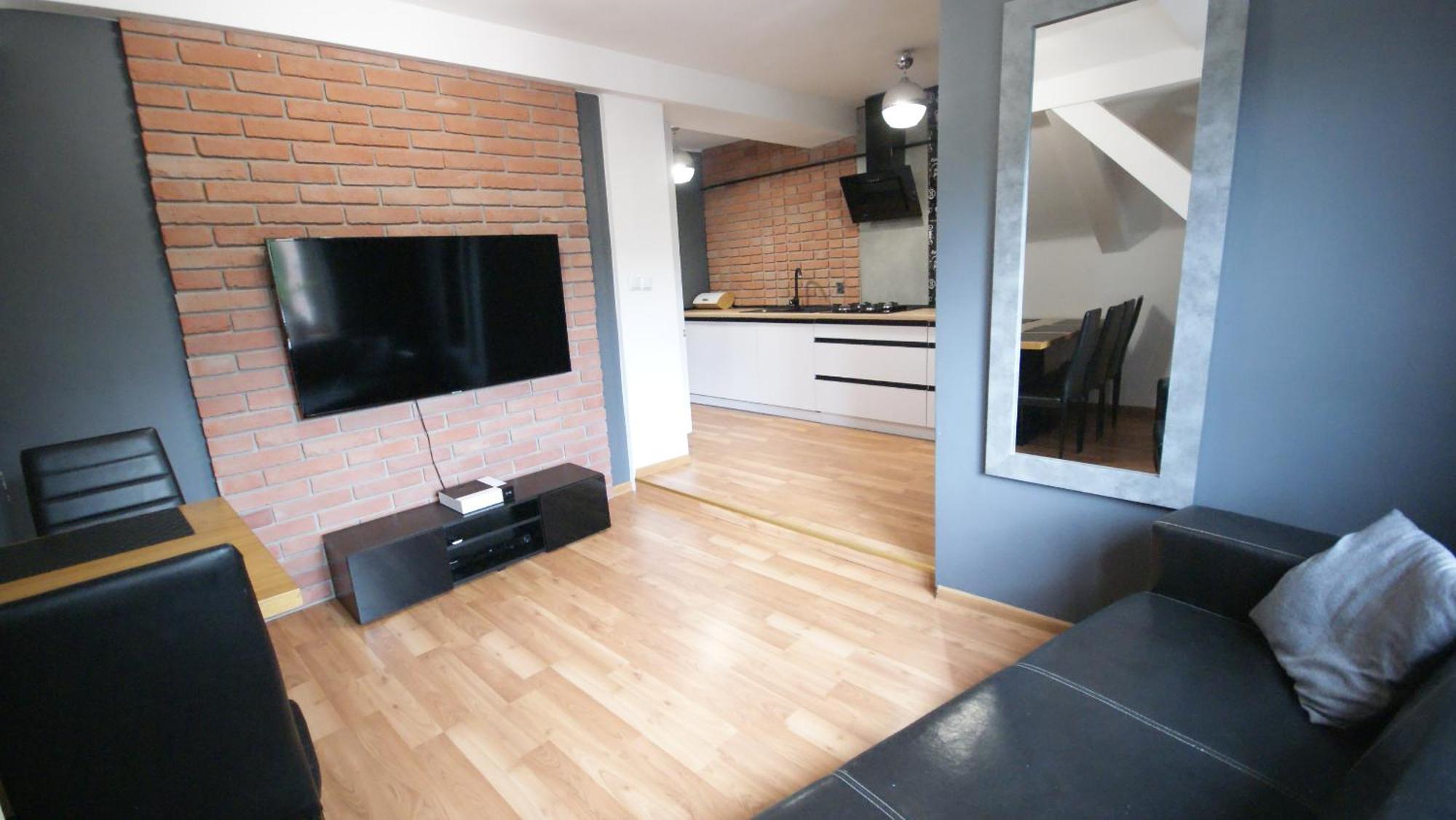 Apartament Osemka シクラルスカ・ポレンバ エクステリア 写真