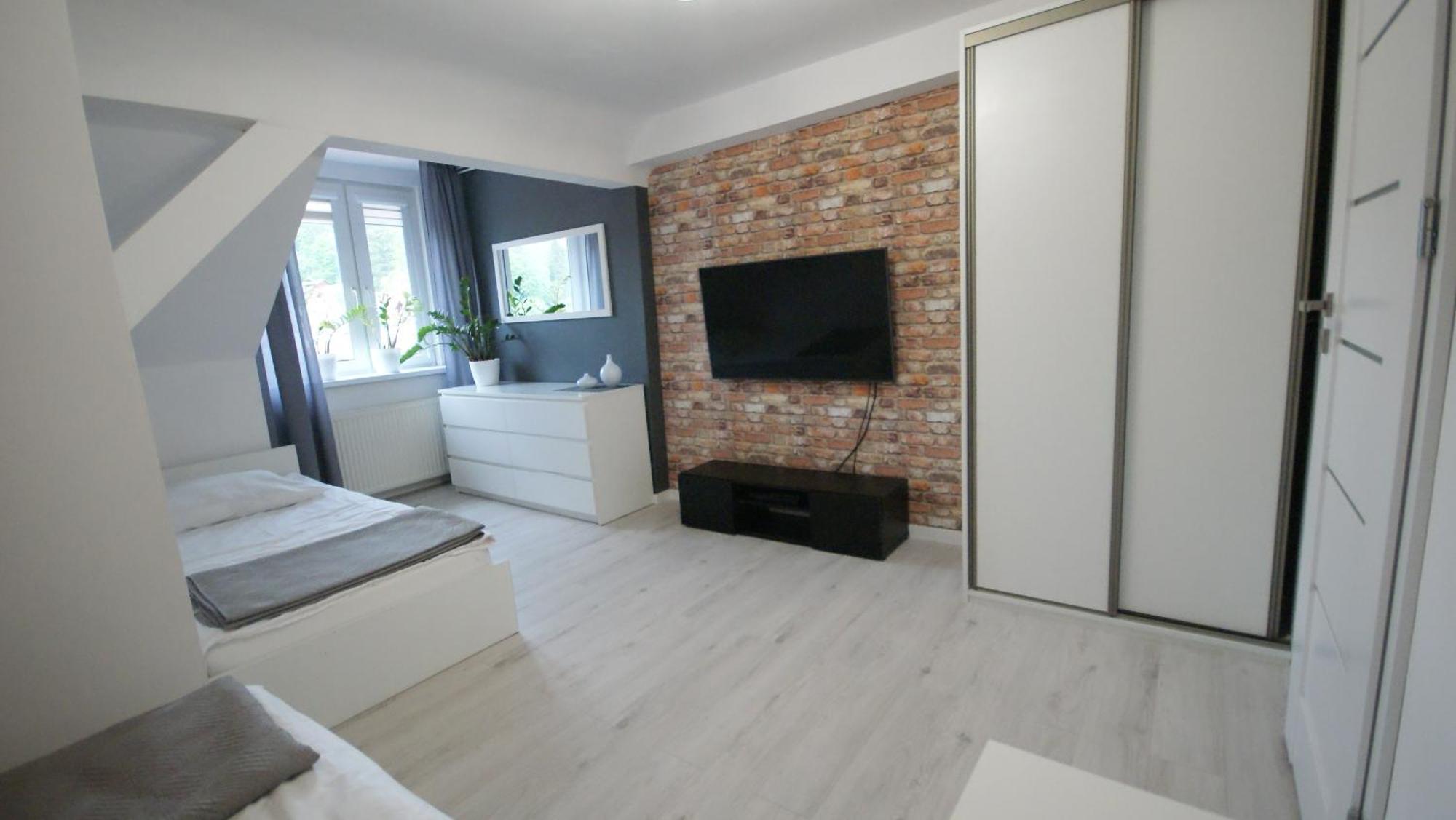 Apartament Osemka シクラルスカ・ポレンバ エクステリア 写真