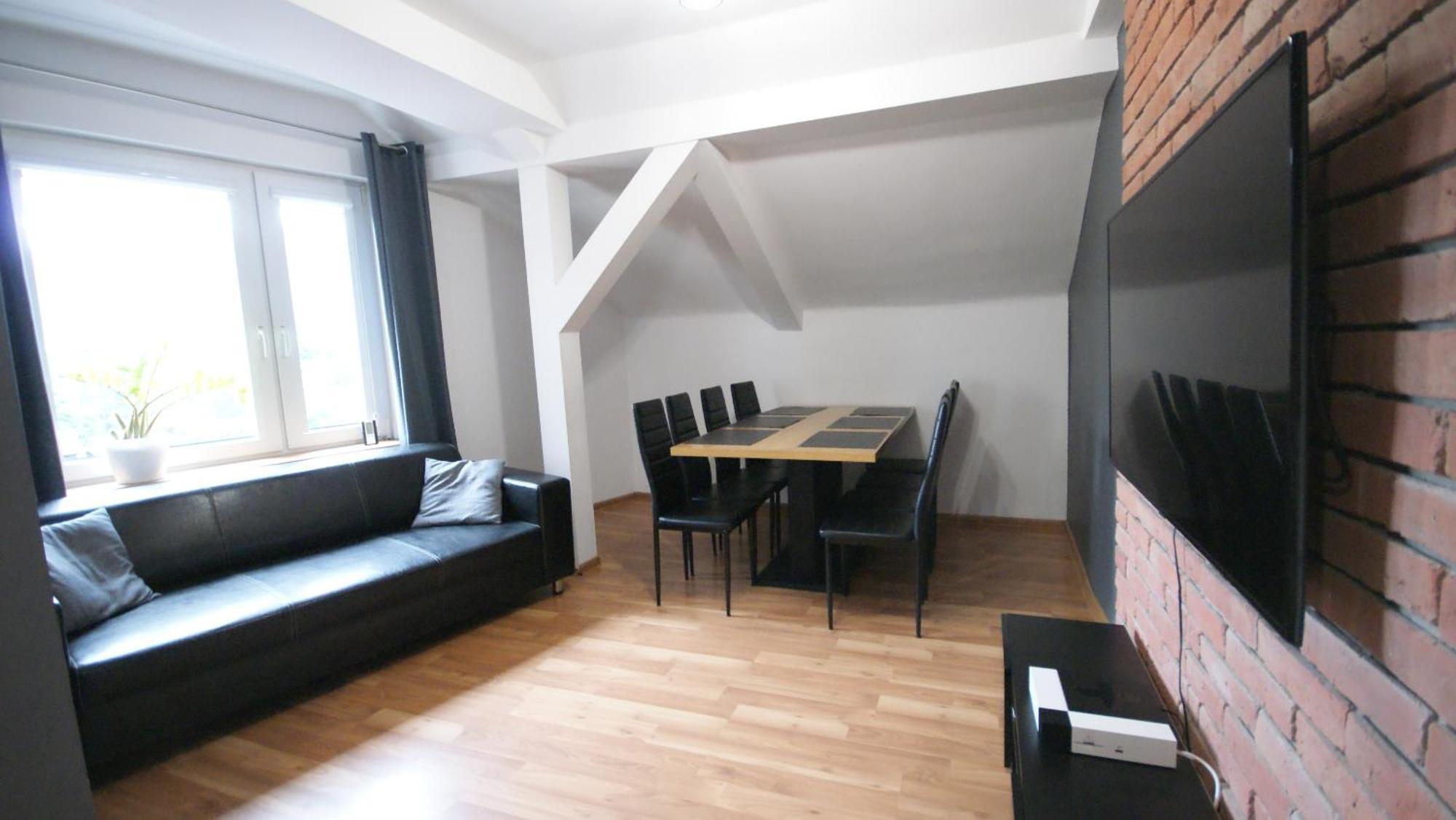 Apartament Osemka シクラルスカ・ポレンバ エクステリア 写真